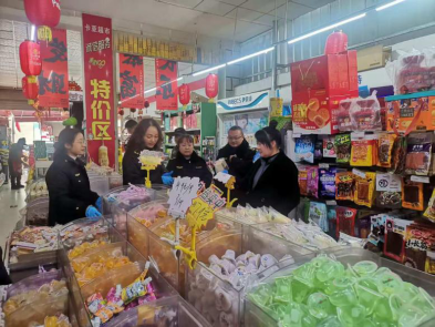 強(qiáng)化監(jiān)管保平安 冕寧縣開展節(jié)前酒類市場安全專項(xiàng)檢查